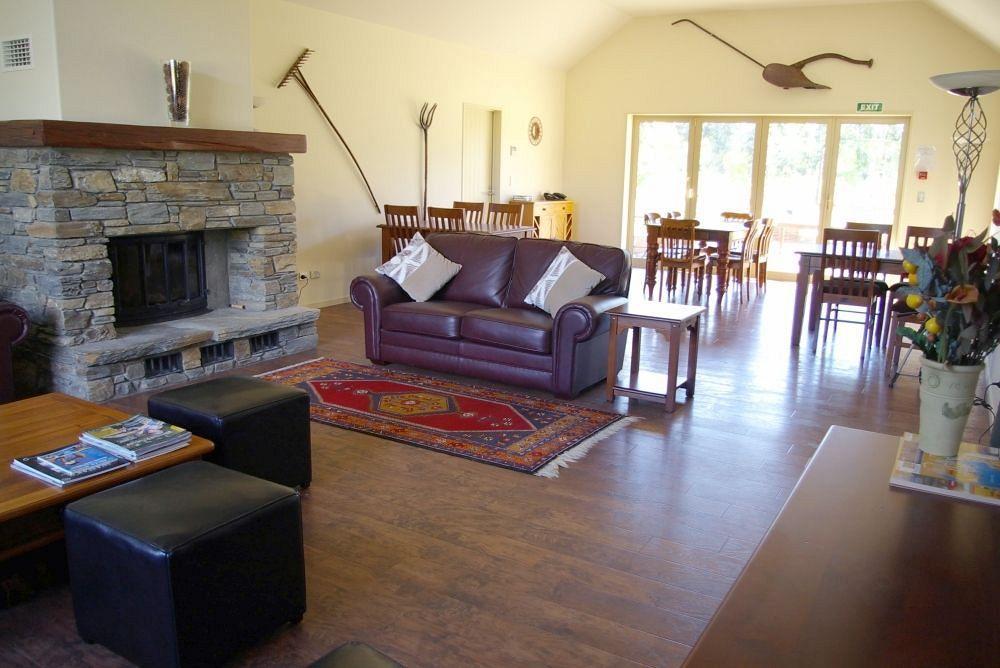 Maple Lodge Luxury Bed & Breakfast Albert Town Eksteriør bilde