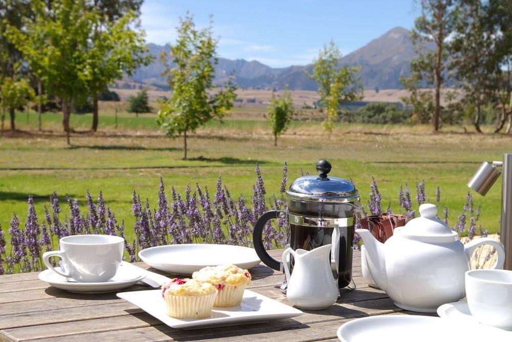 Maple Lodge Luxury Bed & Breakfast Albert Town Eksteriør bilde