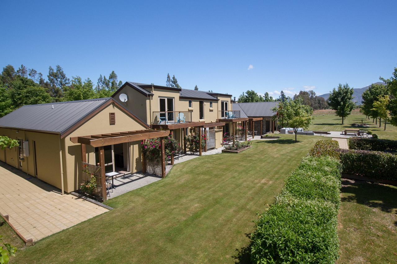Maple Lodge Luxury Bed & Breakfast Albert Town Eksteriør bilde