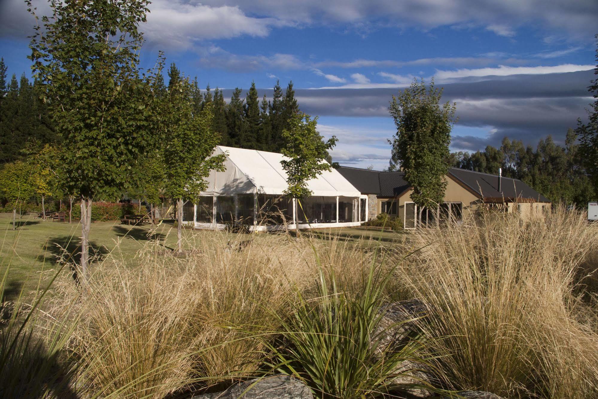 Maple Lodge Luxury Bed & Breakfast Albert Town Eksteriør bilde