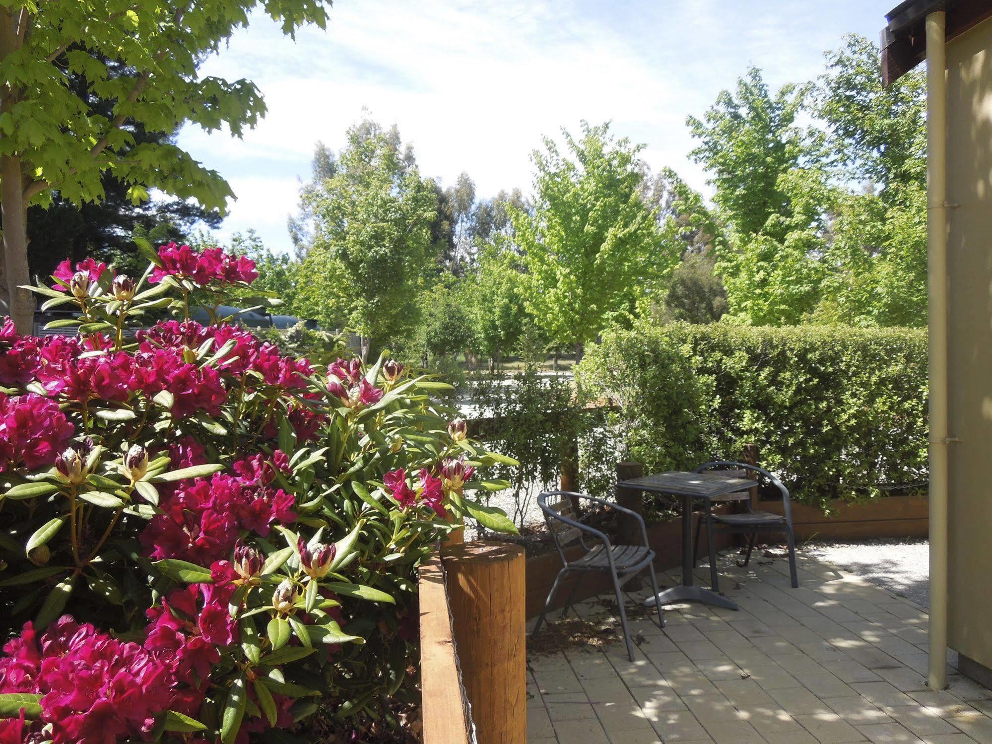 Maple Lodge Luxury Bed & Breakfast Albert Town Eksteriør bilde