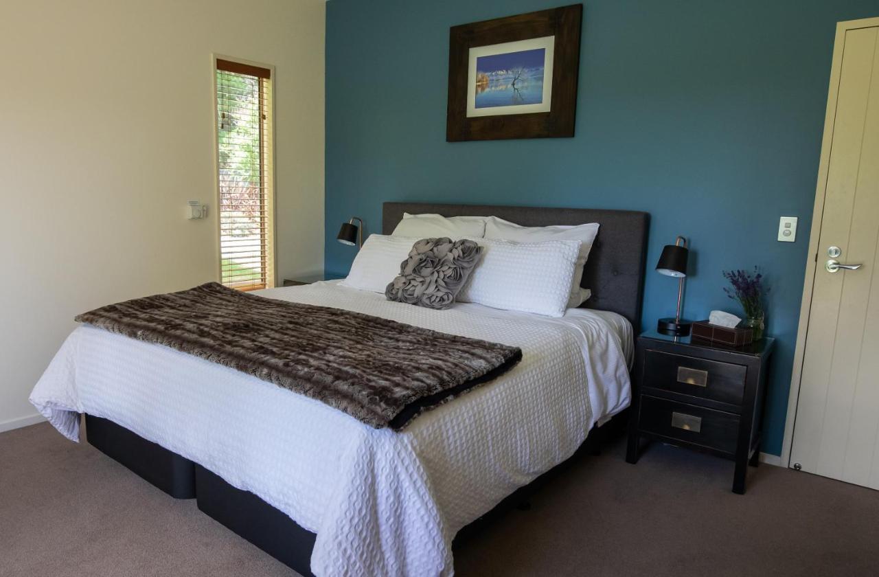 Maple Lodge Luxury Bed & Breakfast Albert Town Eksteriør bilde