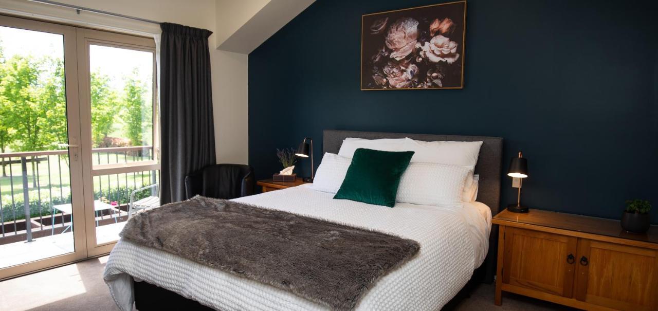 Maple Lodge Luxury Bed & Breakfast Albert Town Eksteriør bilde
