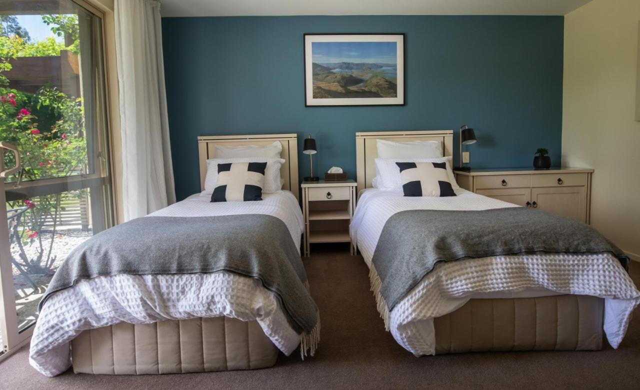 Maple Lodge Luxury Bed & Breakfast Albert Town Eksteriør bilde