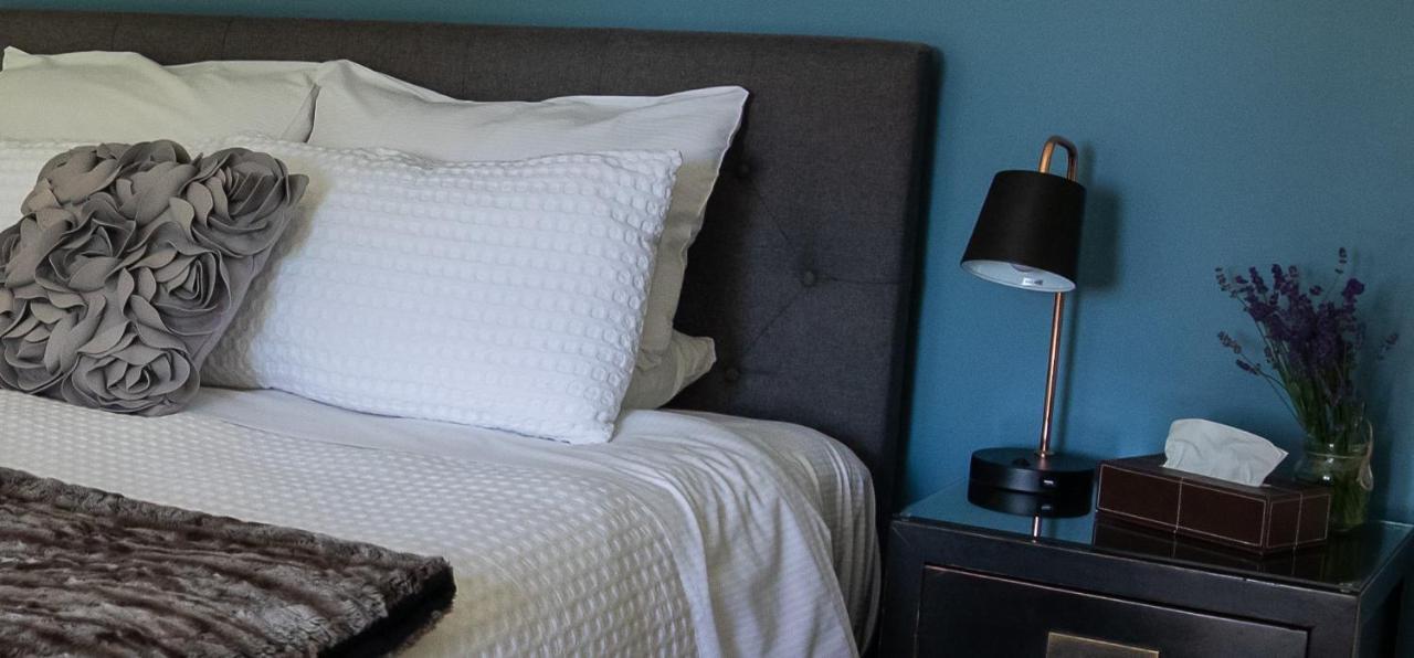 Maple Lodge Luxury Bed & Breakfast Albert Town Eksteriør bilde