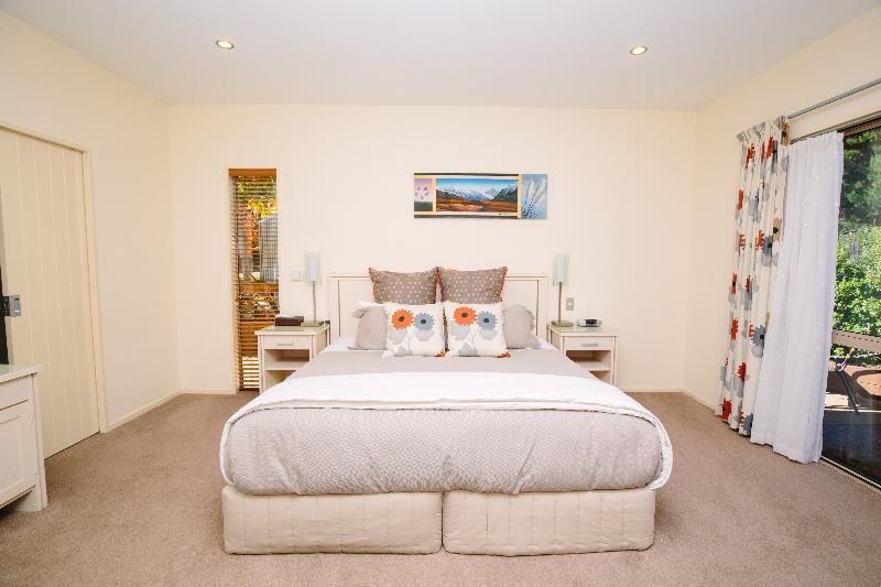 Maple Lodge Luxury Bed & Breakfast Albert Town Eksteriør bilde