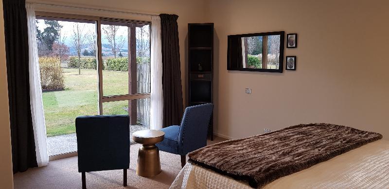 Maple Lodge Luxury Bed & Breakfast Albert Town Eksteriør bilde